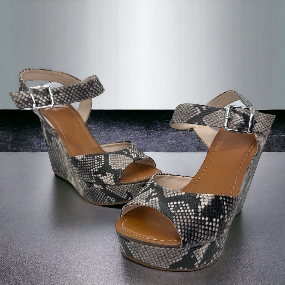 Fergalicious Viola Snake Print Platform Wedges Size 9